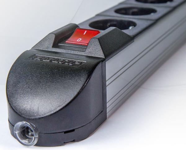 Produžni kabl Multip 1001063 sa 6 utičnica/prekidač/1,4m
