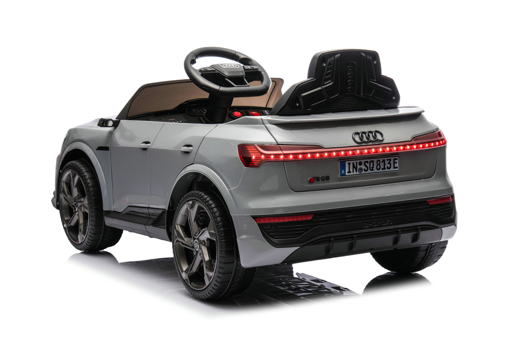 Dečiji automobil na akumulator - Licencirani Audi SQ8 Sivi