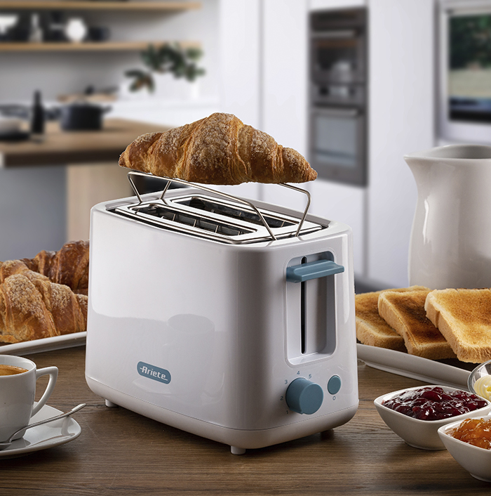 Ariete QUBI, Toster, belo/plavi (157), za 2 parceta, 640-760W